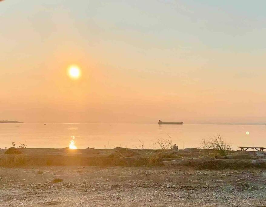 Sunrise Escape - Close To The Beach! ビクトリア エクステリア 写真